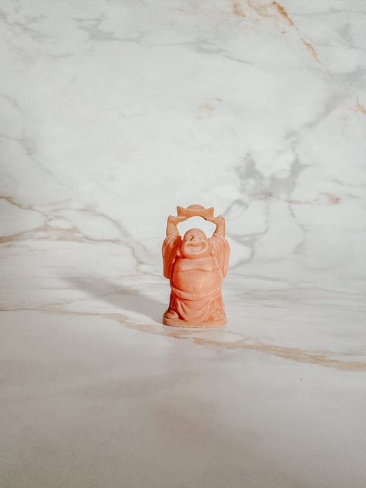 Petit Bouddha Rose Levant un Lingot | Richesse et Abondance