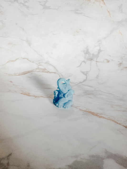 Petit Éléphant Bleu Assis | Stabilité et Chance