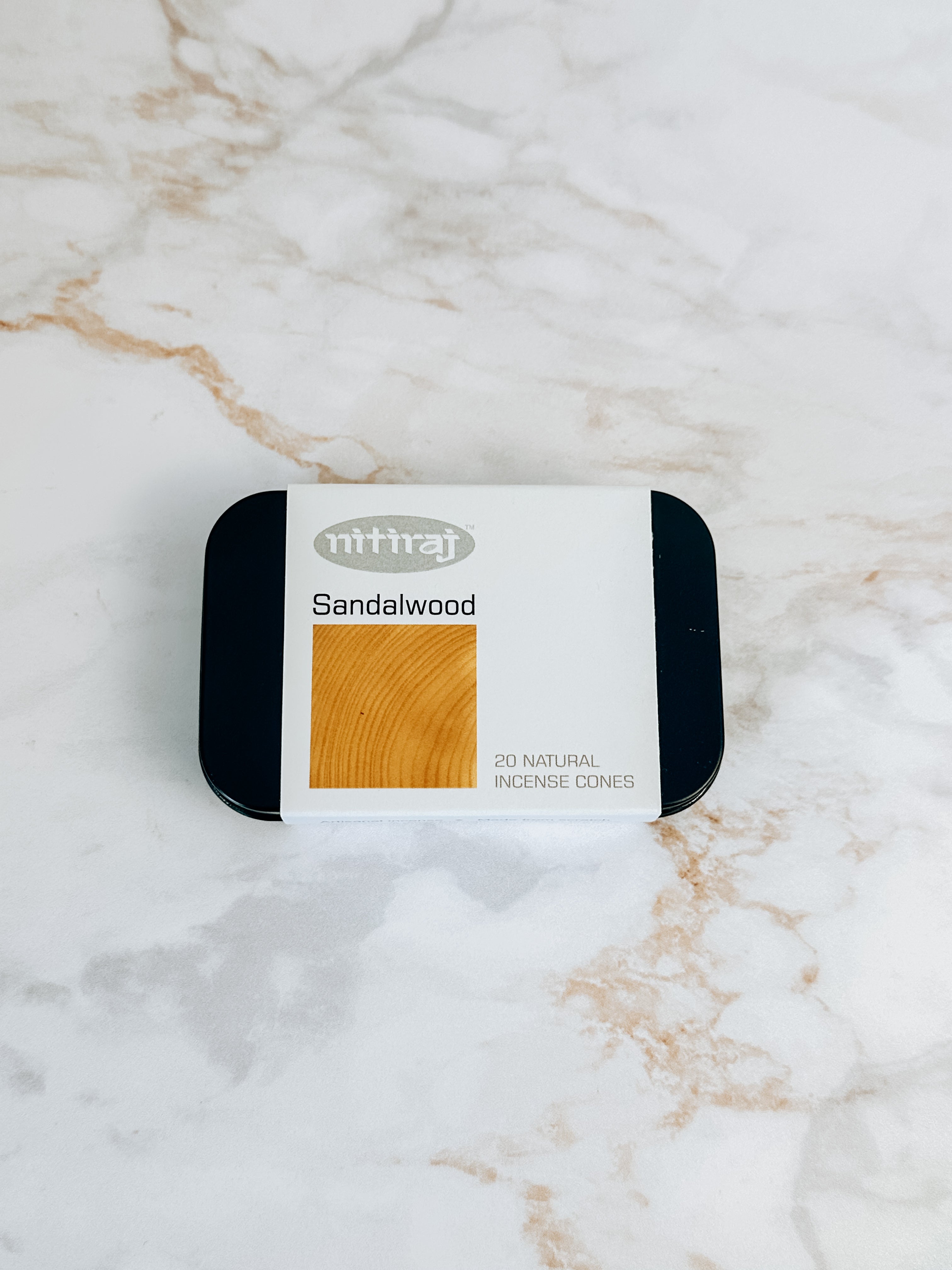 Encens en Cônes Sandalwood (Bois de Santal) – Ambiance Apaisante & Réconfortante