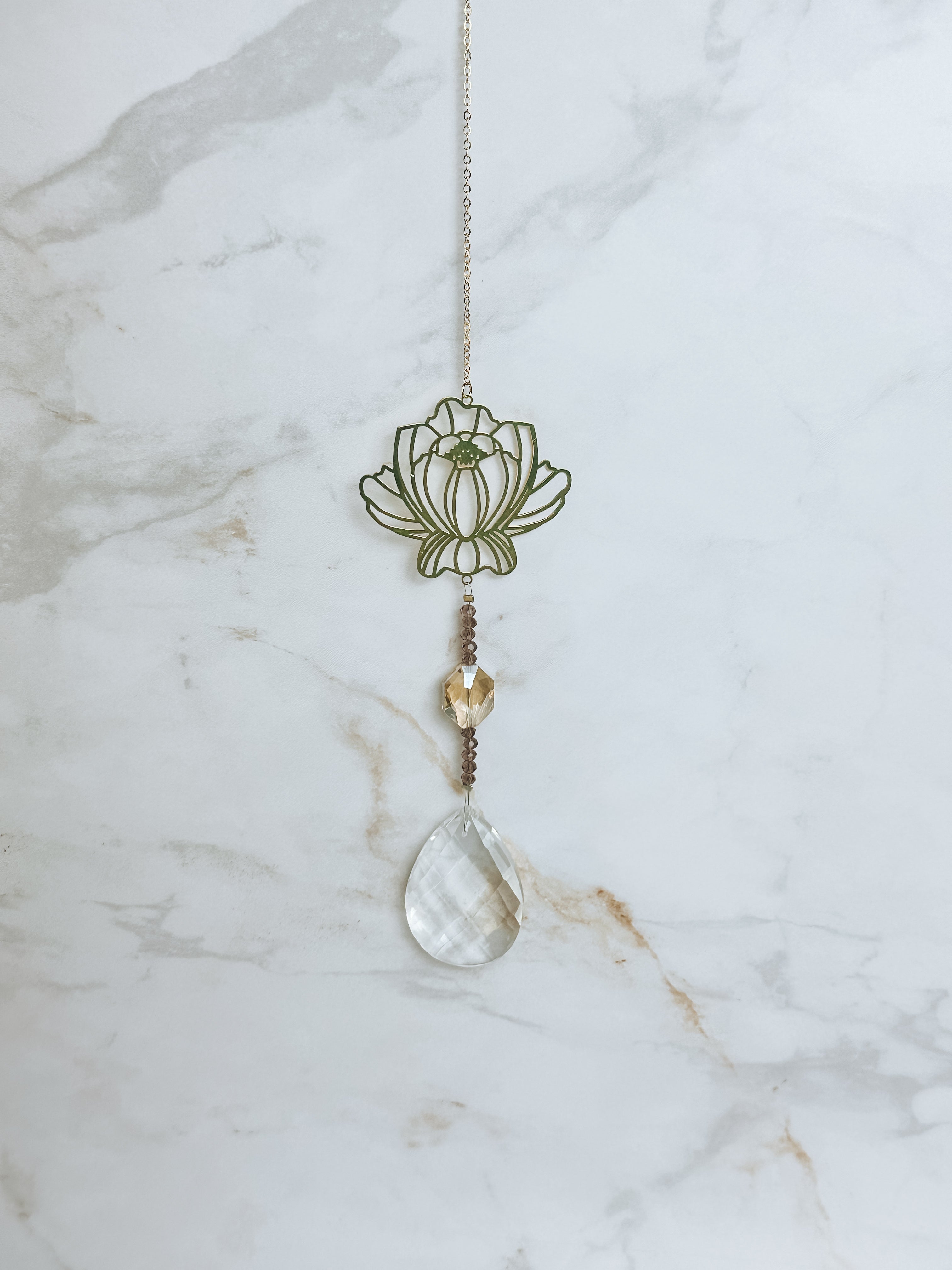 Attrape-Soleil Lotus Doré – Lumière & Sérénité