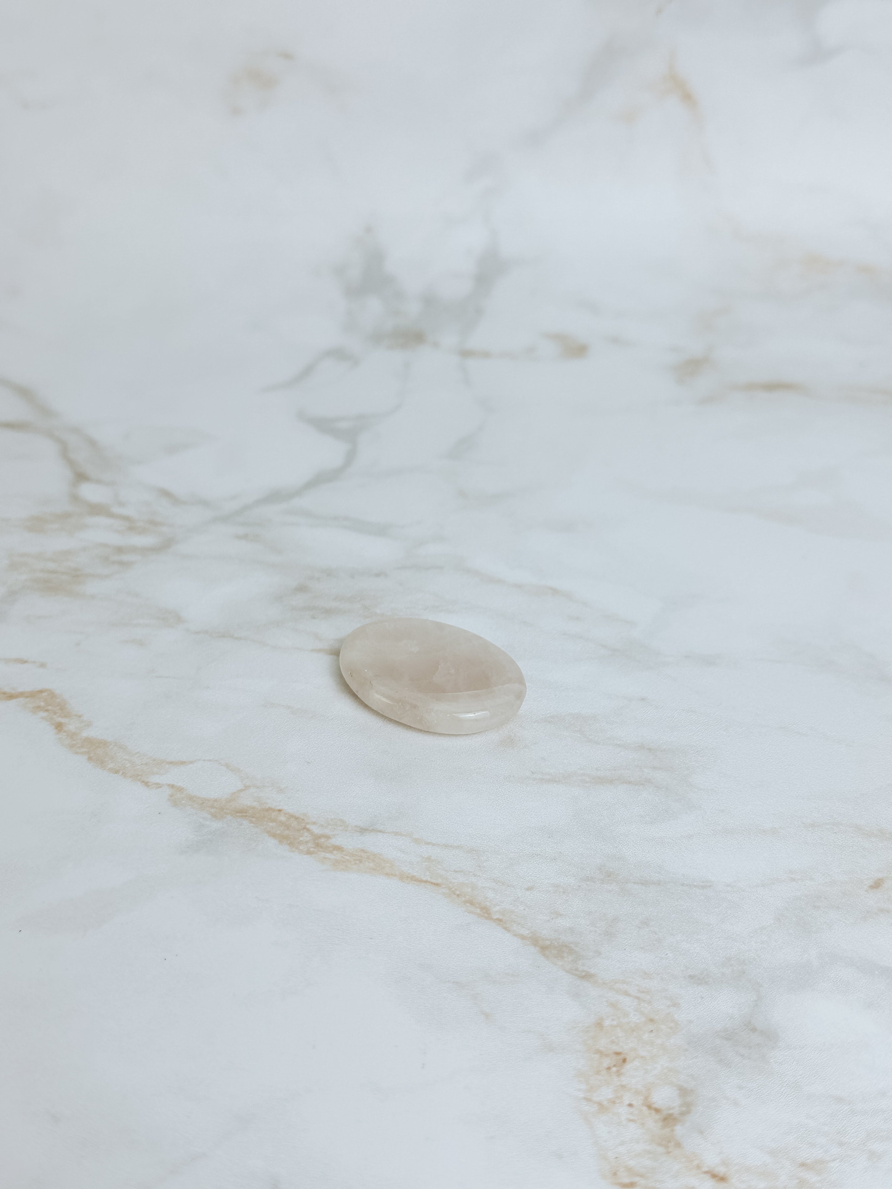 Pierre de Souci en Quartz Rose – Galet Douceur & Réconfort