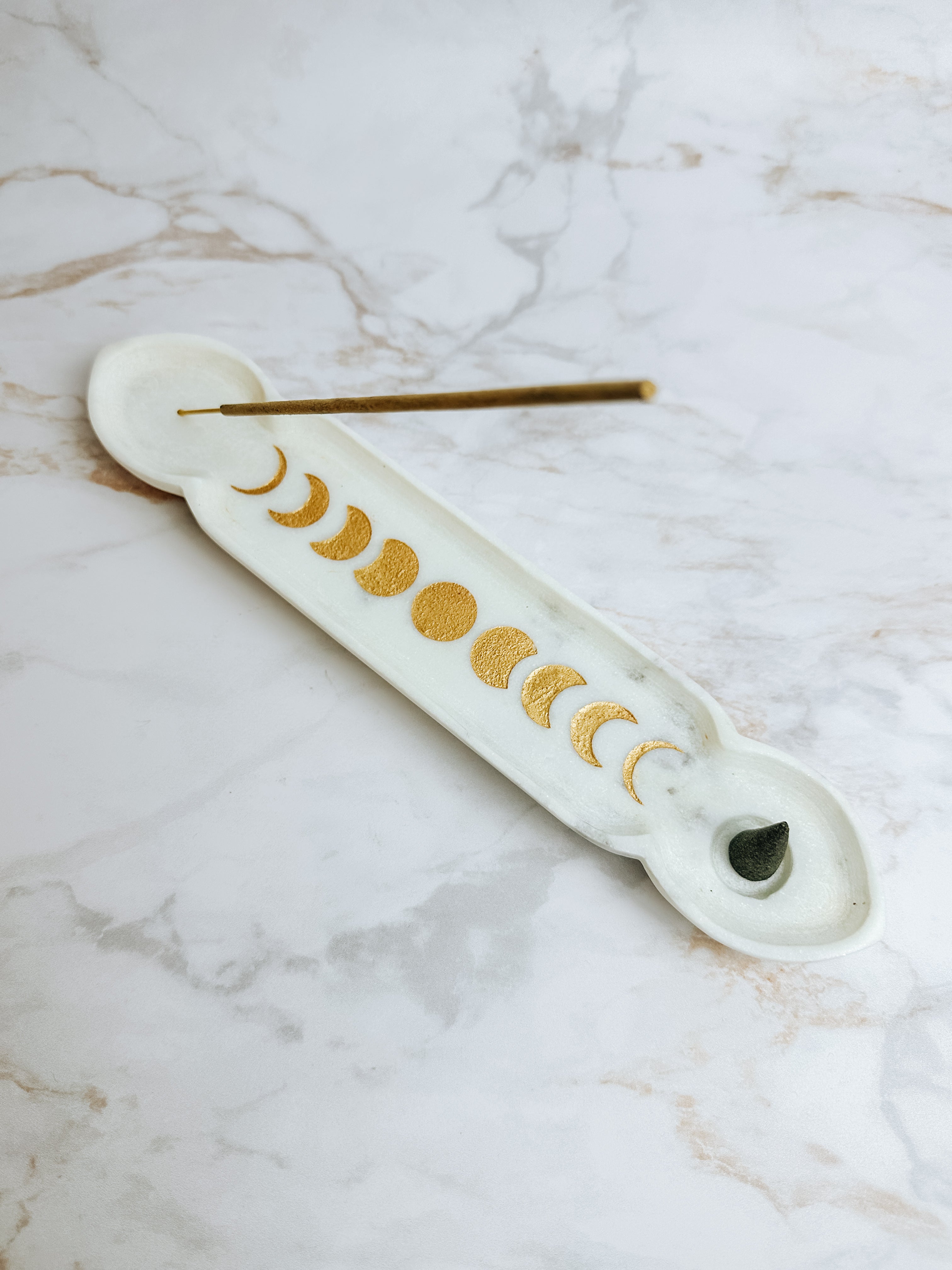 Brûle-Encens Phases de Lune en Marbre Blanc – Porte-Encens & Cônes
