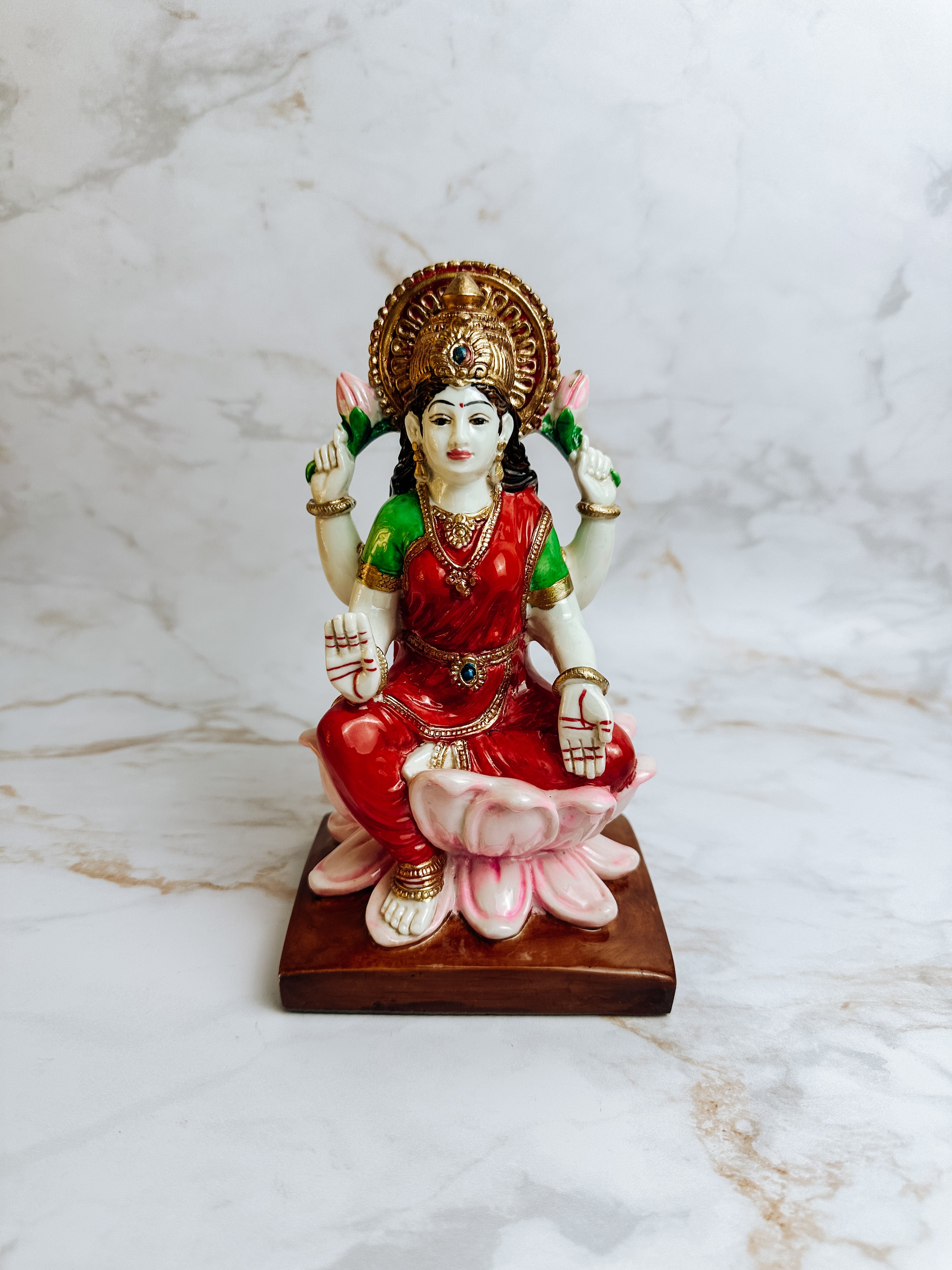 Statue Lakshmi sur Fleur de Lotus – Déesse de l’Abondance & de la Prospérité