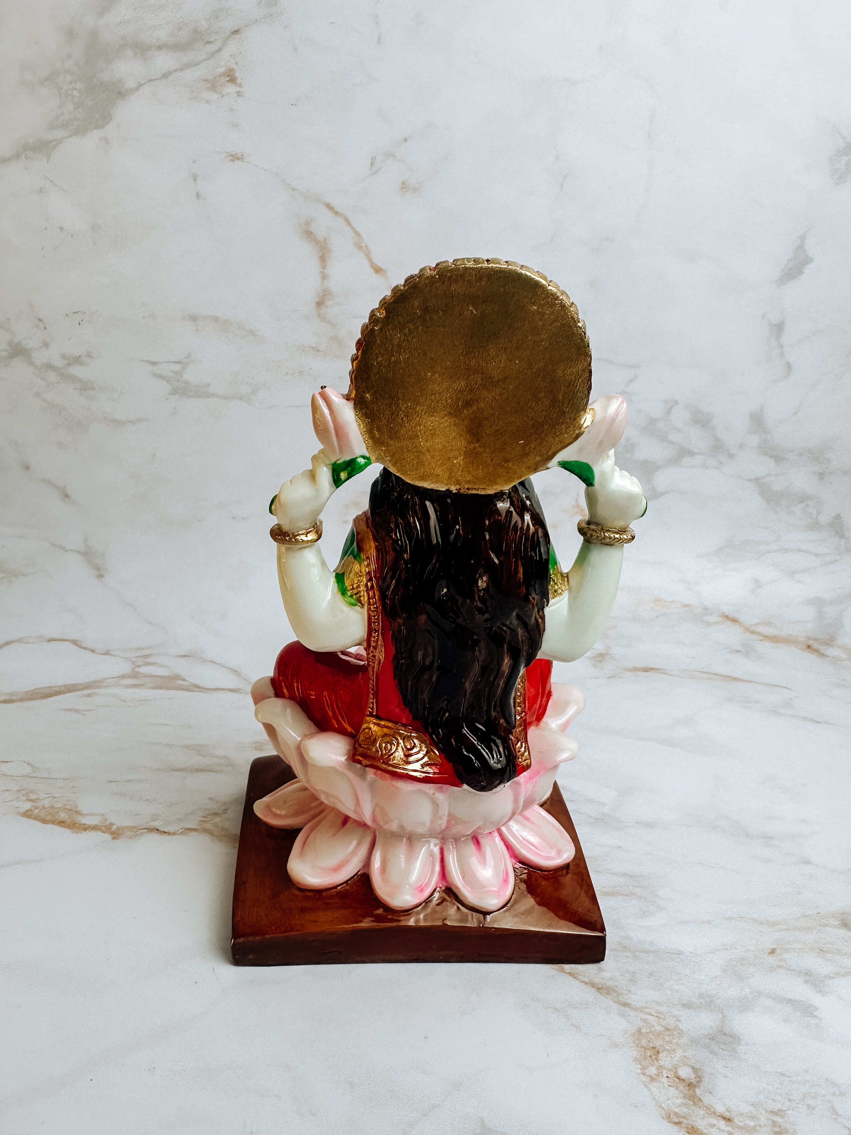 Statue Lakshmi sur Fleur de Lotus – Déesse de l’Abondance & de la Prospérité