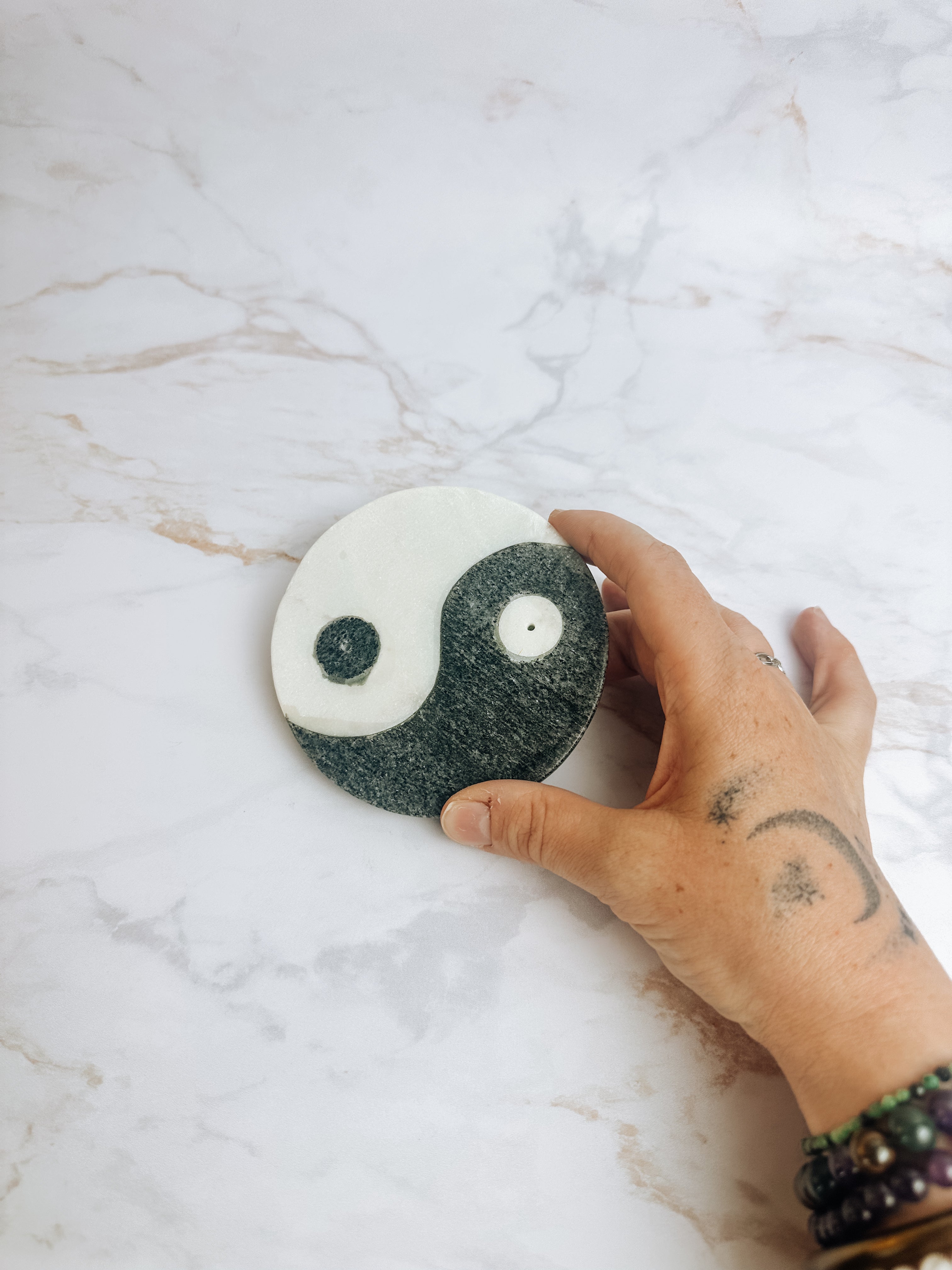 Porte-Encens Yin Yang en Pierre Naturelle – Harmonie & Équilibre