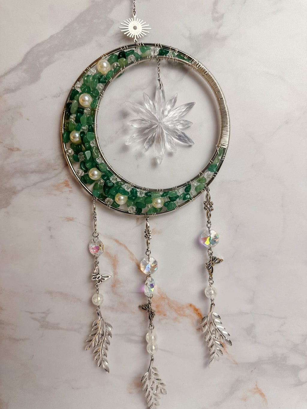 Attrape-soleil couronne d’aventurine verte & fleur de cristal