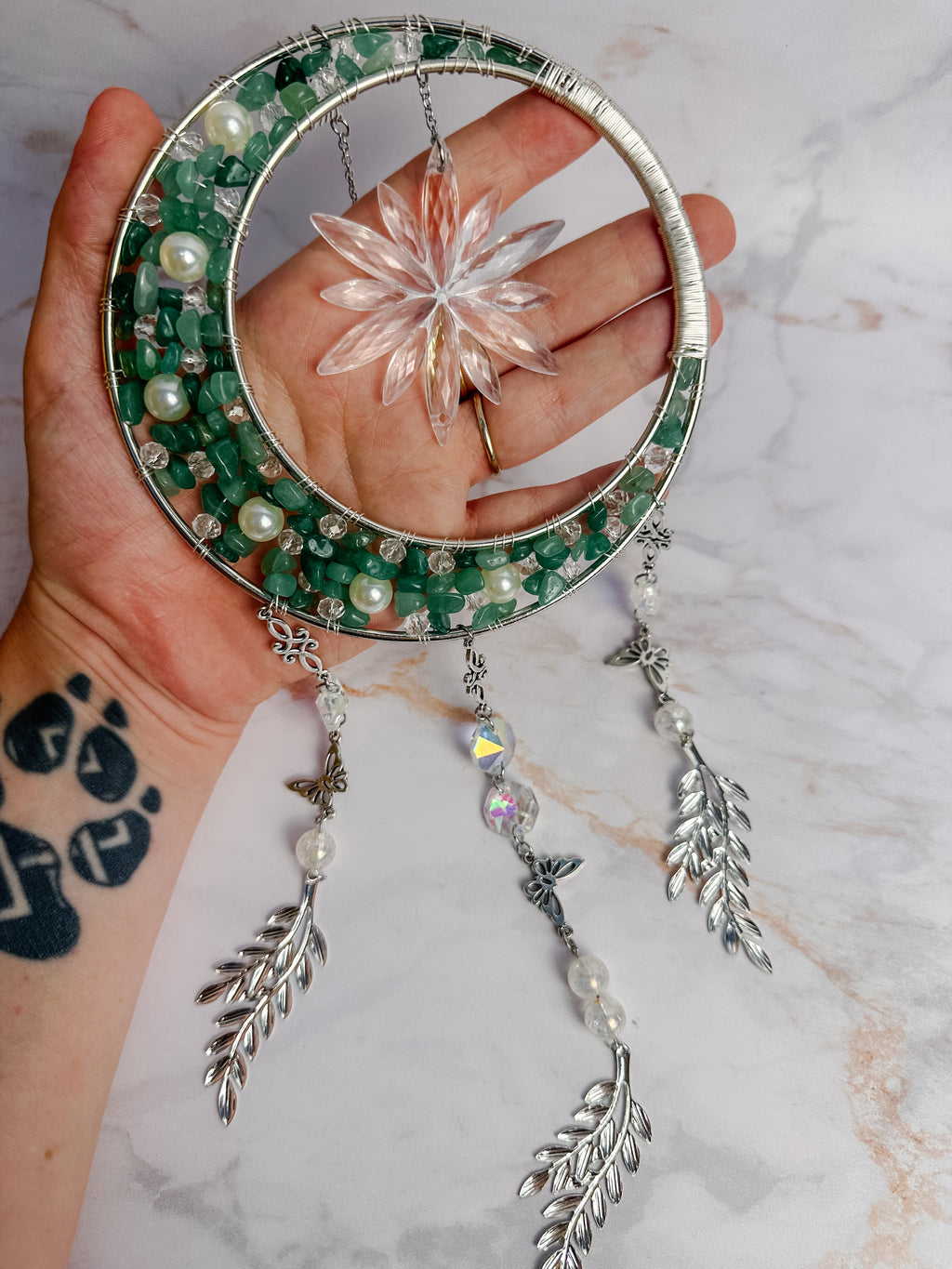 Attrape-soleil couronne d’aventurine verte & fleur de cristal