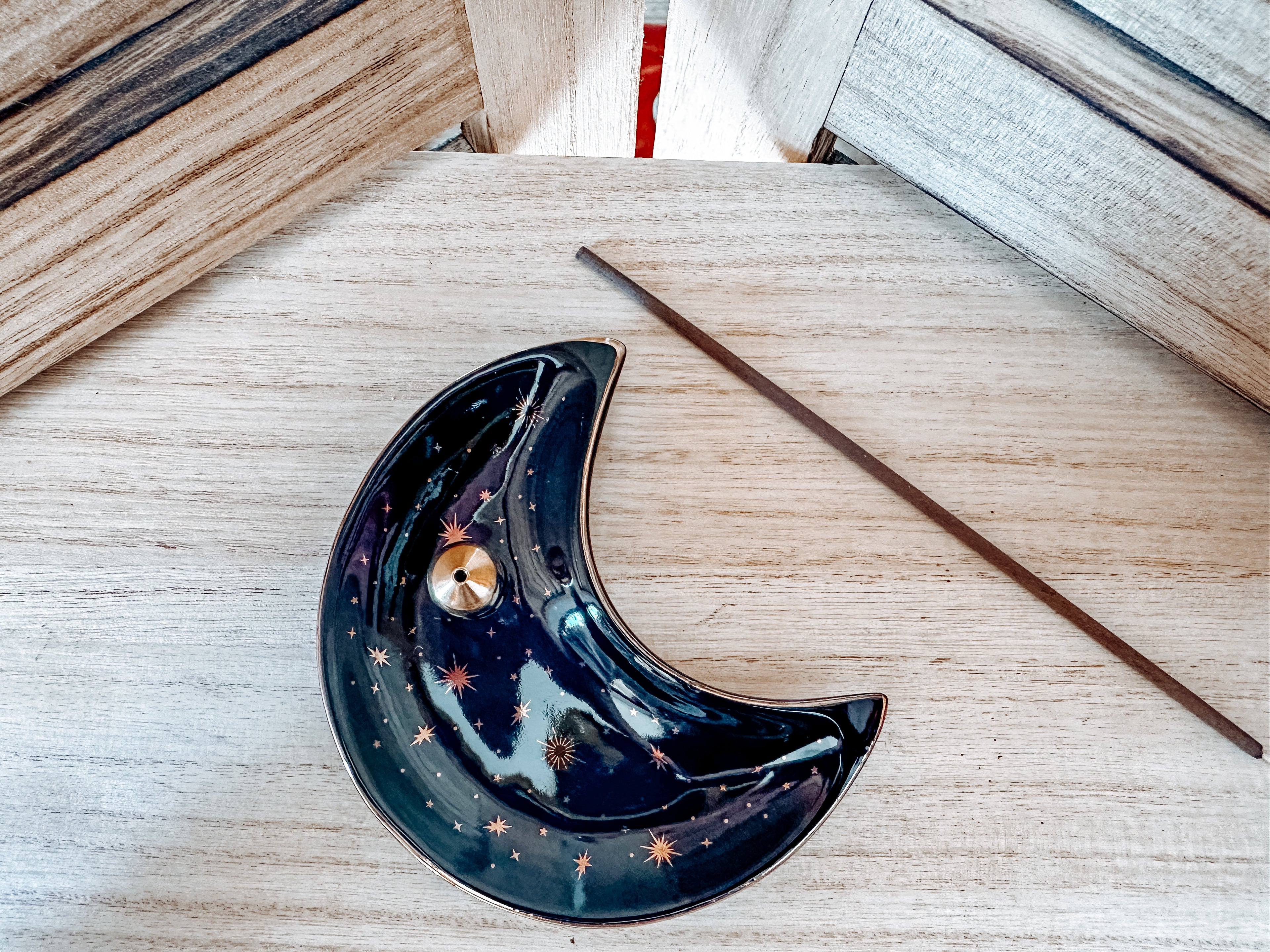 Brûleur d'Encens en Céramique en Forme de Lune : Élégance Céleste