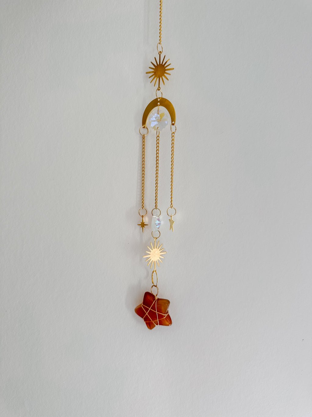 Attrape-Soleil en Pierre en Forme d'Étoile en Agate Rouge : Énergie et Vitalité (modèle 1)