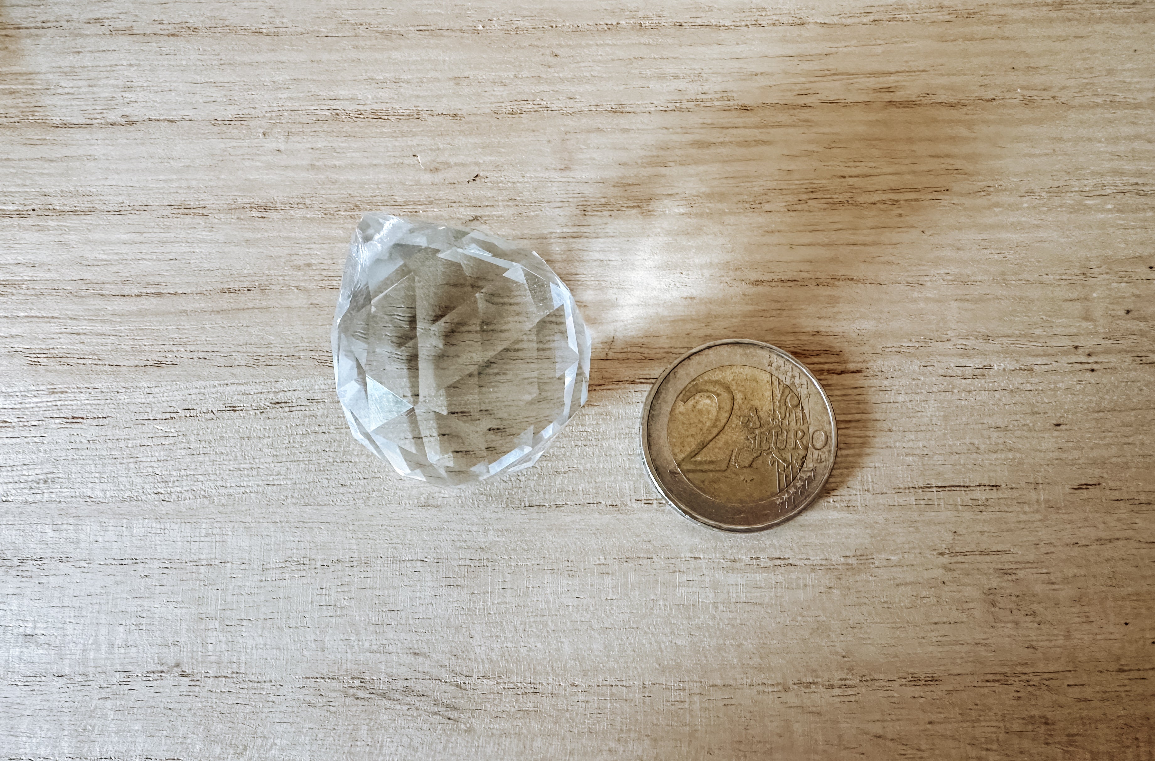 Cristal Multifacettes en Verre – 3 cm : Équilibrer et Harmoniser les Pièces d'Eau