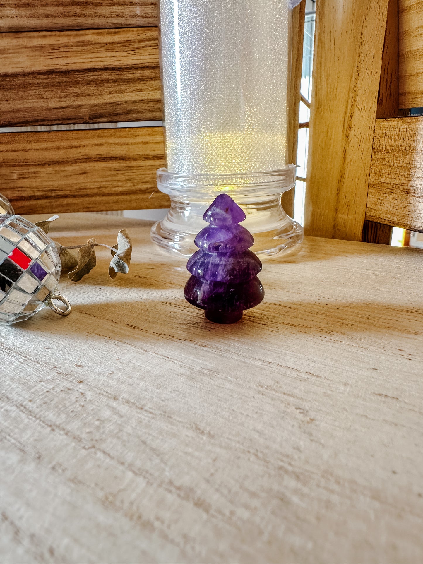 Sapin en Améthyste – Sérénité et Esprit Festif 💜🌲