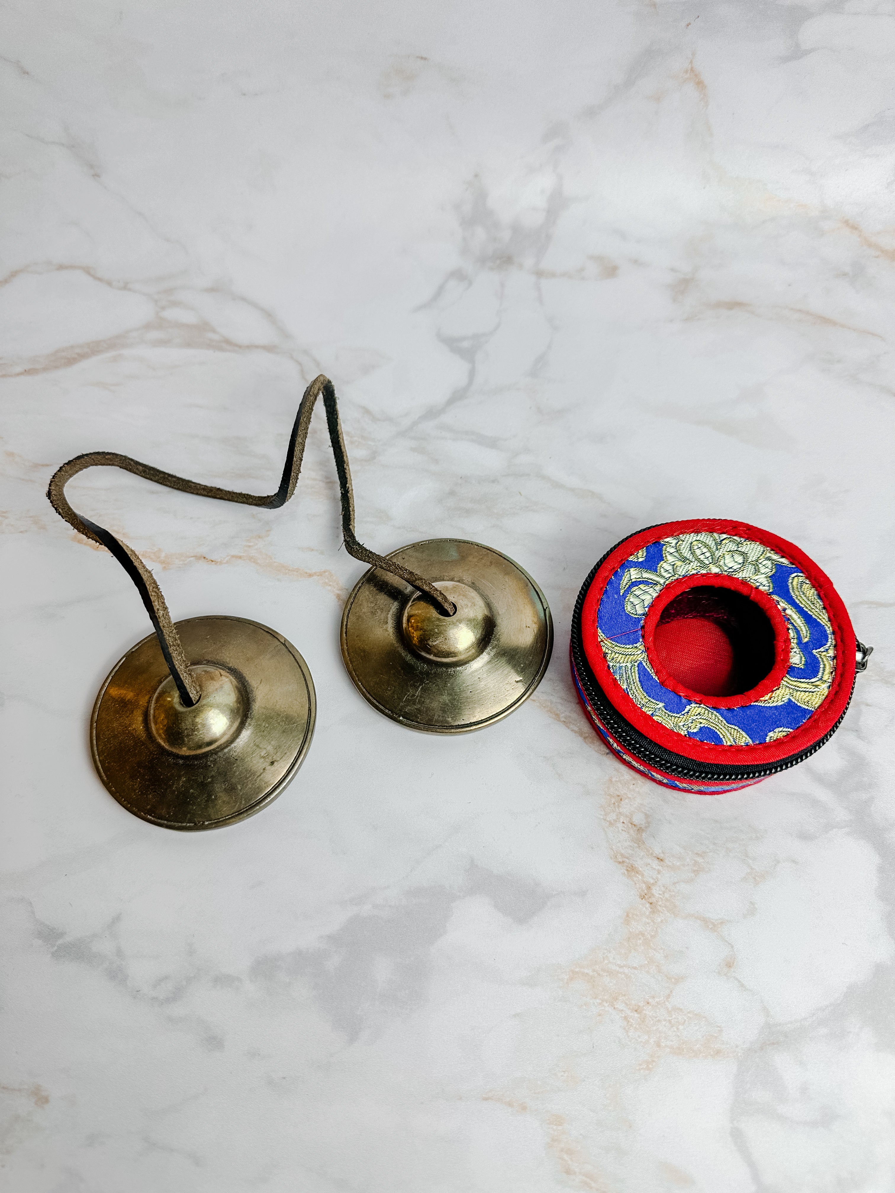 Cymbales Tingsha en laiton du Népal avec housse – Purification énergétique & Feng Shui